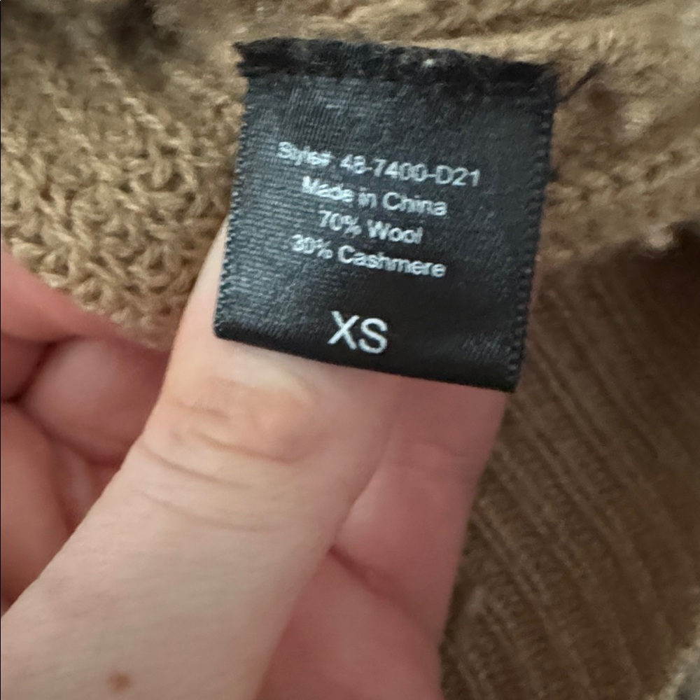 Cropped Cashmere Cocoon Cardigan - Picture 4 of 5